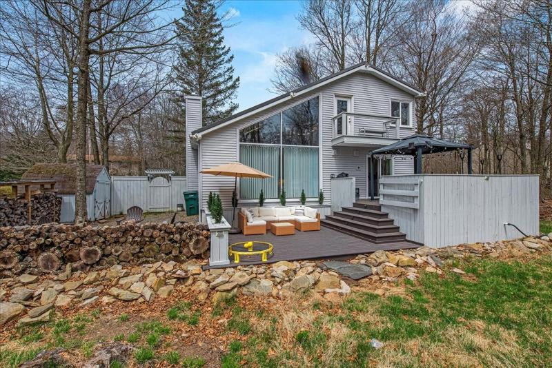 Two-Bedroom House image 3