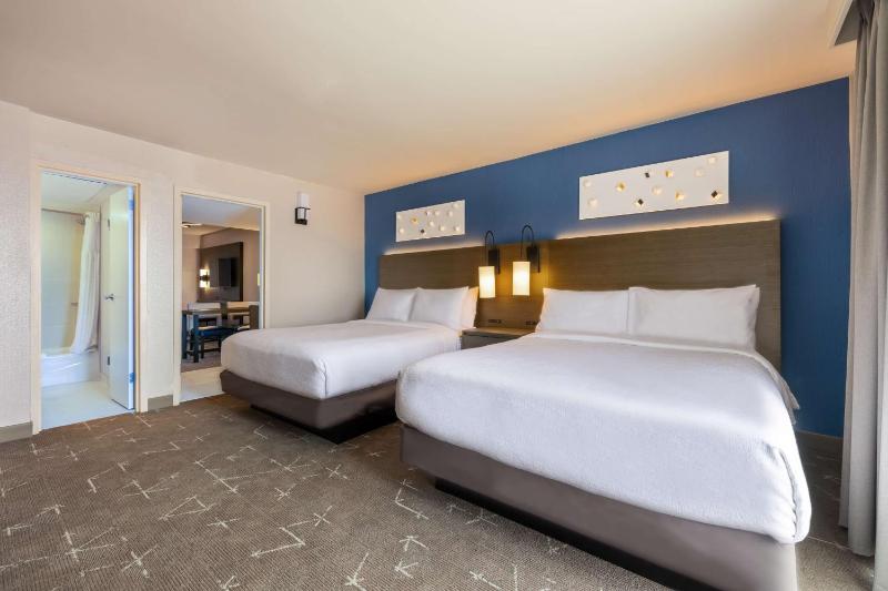 Suite with Two Double Beds - Non-Smoking image 3