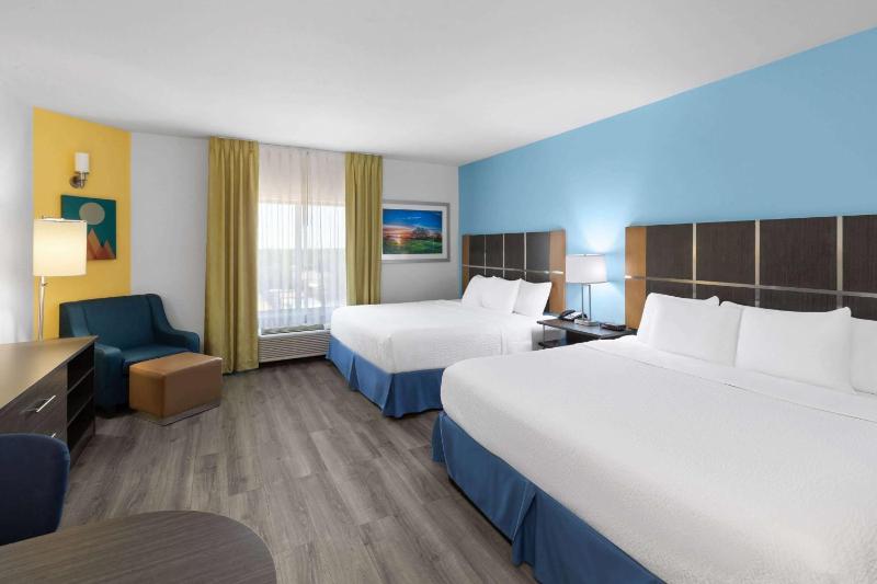 King Room with Two King Beds - Non-Smoking image 2