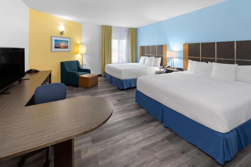 King Room with Two King Beds - Non-Smoking image 3