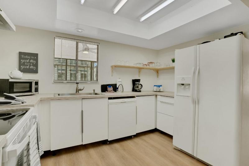 Sugar Sand Sanctuary - Beach Condominium - image 7