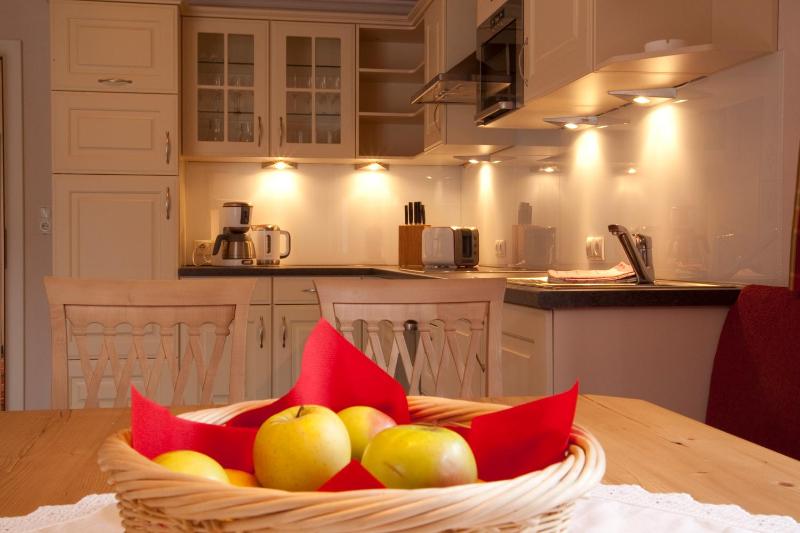 Four-Bedroom Apartment (10 Adults) image 2