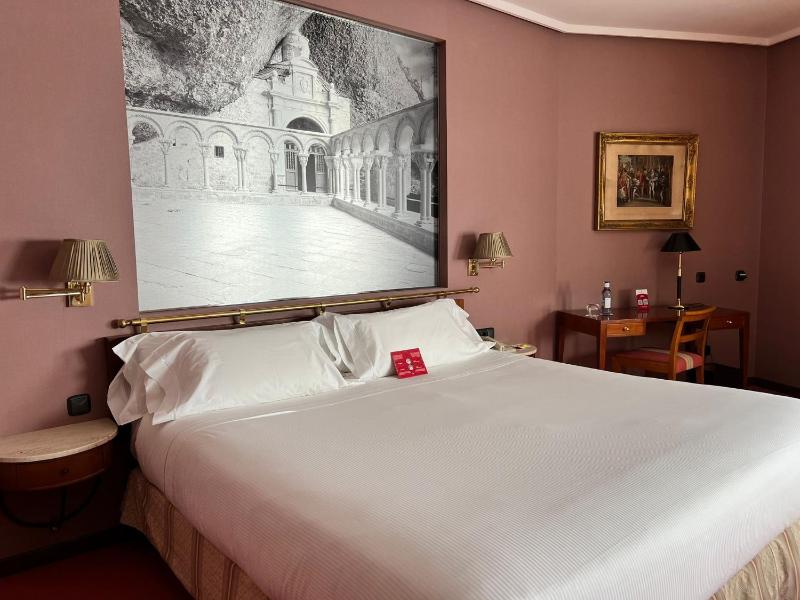 Superior Double Room image 3
