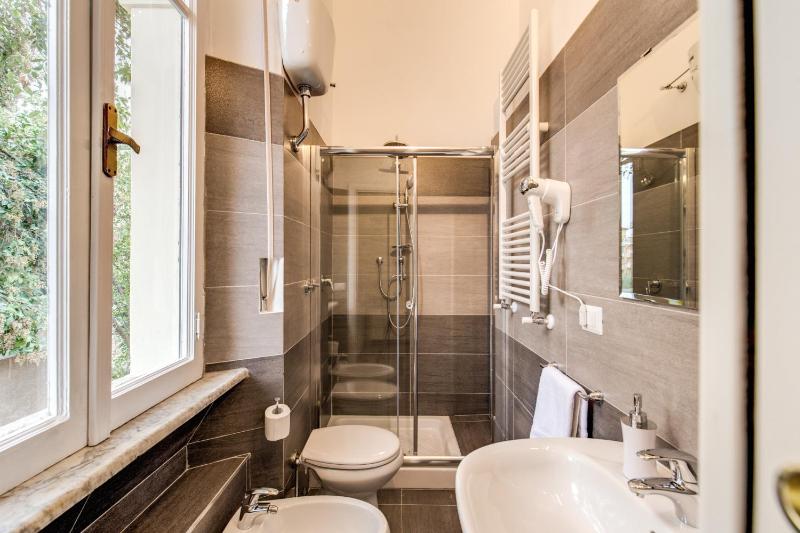Triple Room image 3