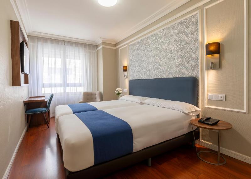 Standard Double Room image 1