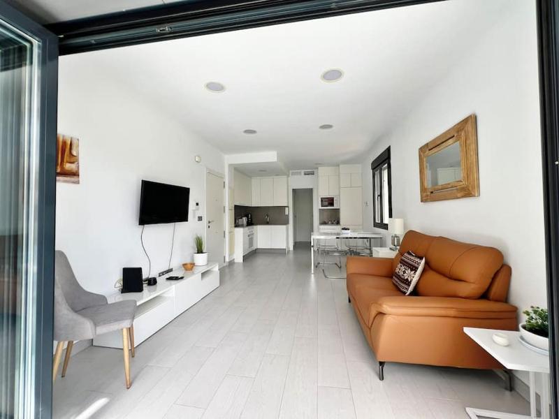 Luxury & New apartment in beach area II - image 2