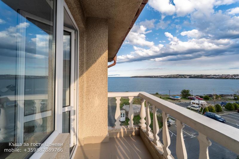 Triple Room with Balcony image 3