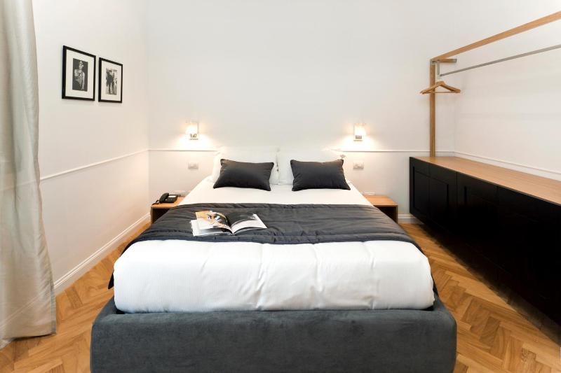 Standard Double Room image 4