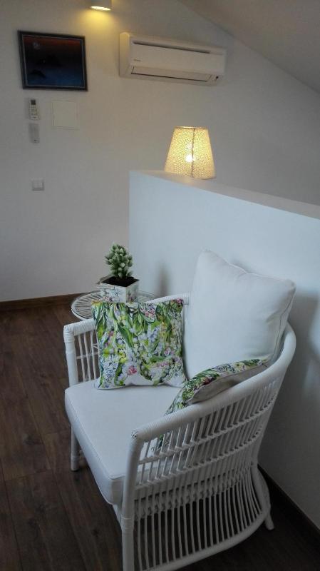 Studio with Balcony image 4
