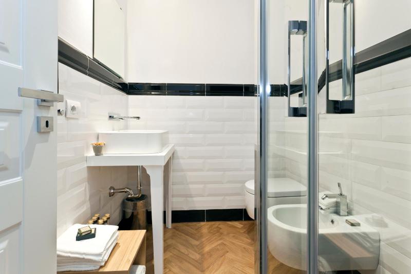 Standard Double Room image 3