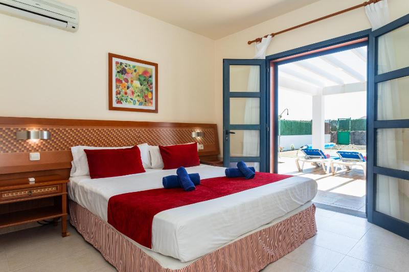 Villa (4 Adults) image 3