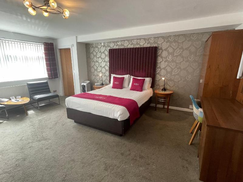 Premier Double Room image 4