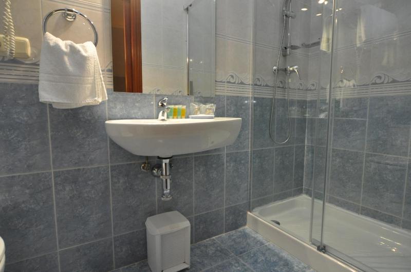 Interior Double or Twin Room image 4