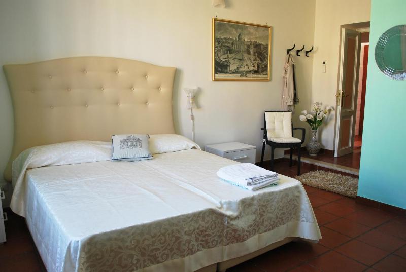 Double Room with Private Bathroom image 3