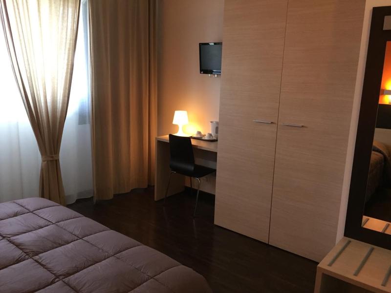 Triple Room image 4