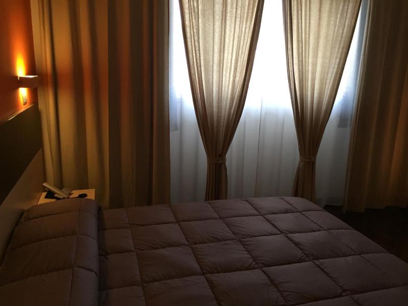 Double Room image 4