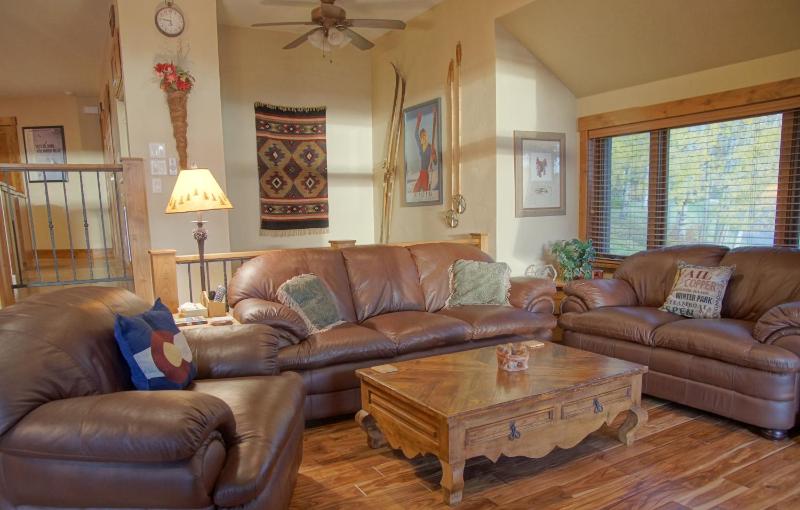 Heated Pool & Hot Tub Walk to Ski Slopes Ground Level Unit - image 24