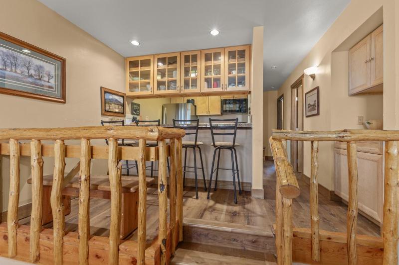 Great Rates! - Pool and Hot Tub Short Walk to Slopes Private Washer & Dryer - image 22