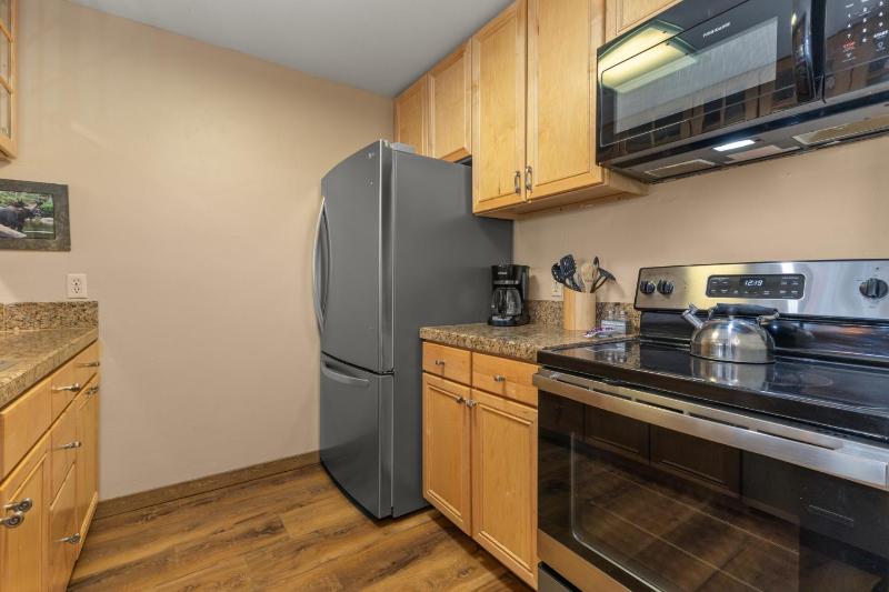Great Rates! - Pool and Hot Tub Short Walk to Slopes Private Washer & Dryer - image 21
