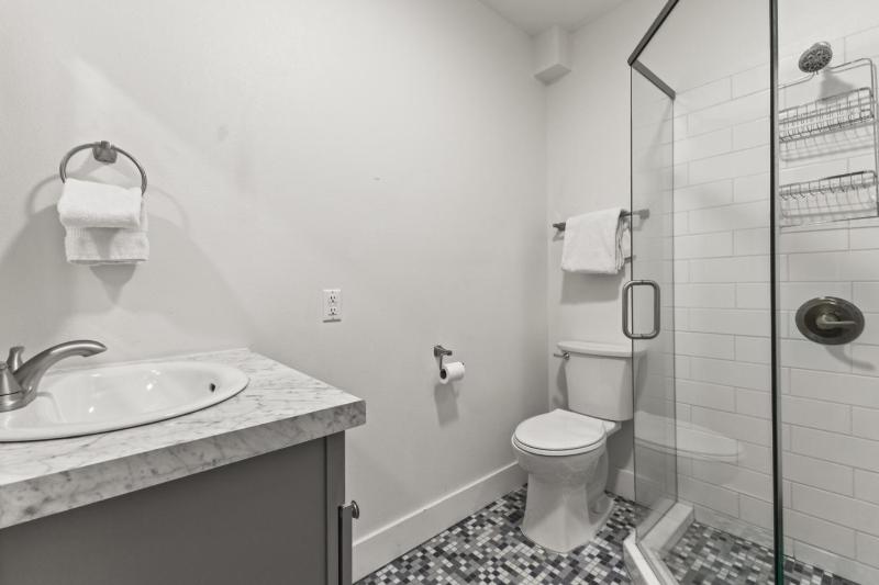 Great Rates! - Pool and Hot Tub Short Walk to Slopes Private Washer & Dryer - image 27