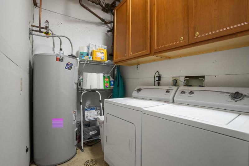 Great Rates! - Pool and Hot Tub Short Walk to Slopes Private Washer & Dryer - image 9