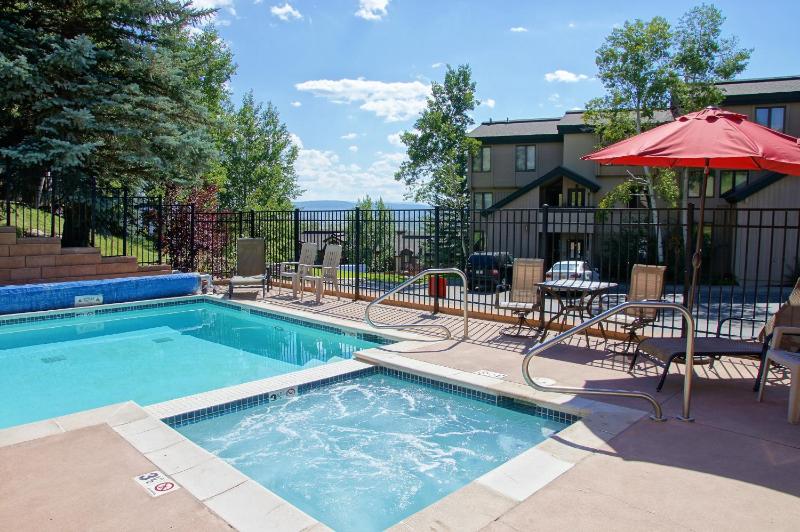 Walk to Slopes Heated Pool & Hot Tub Ground Level Unit - image 16