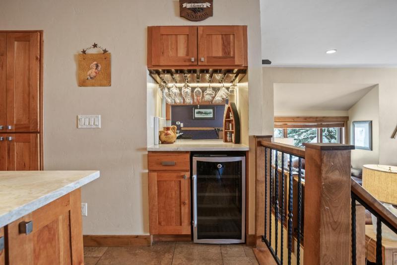 Walk to Slopes Heated Pool & Hot Tub Ground Level Unit - image 9