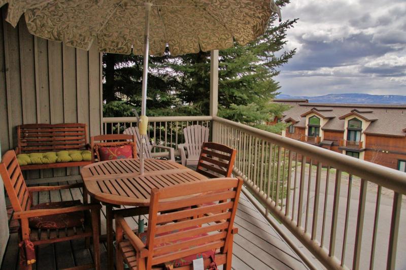 Walk to Slopes Heated Pool & Hot Tub Ground Level Unit - image 4