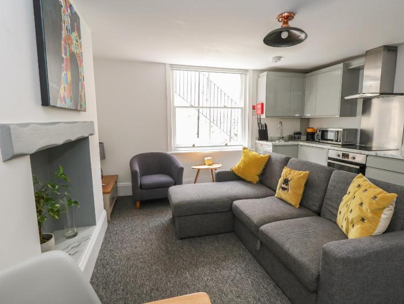 Flat 1 - Sandbanks - image 12