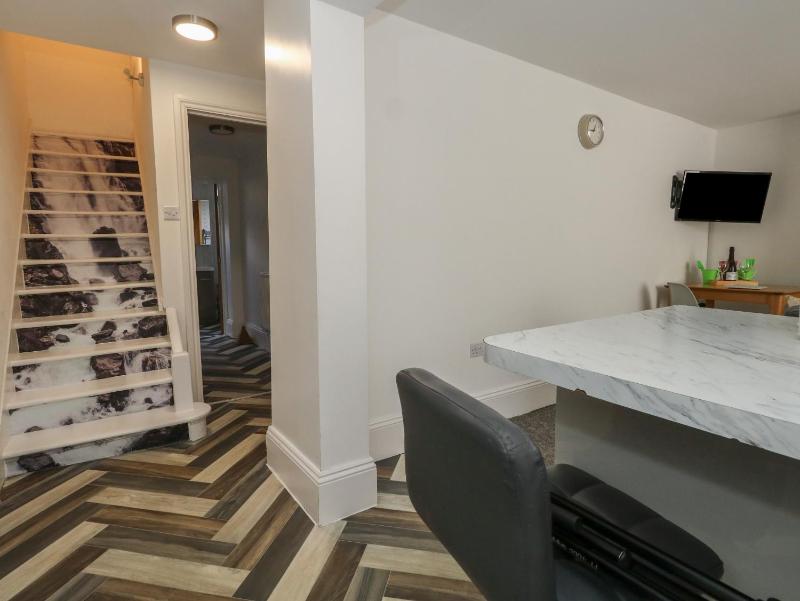 Flat 1 - Sandbanks - image 21