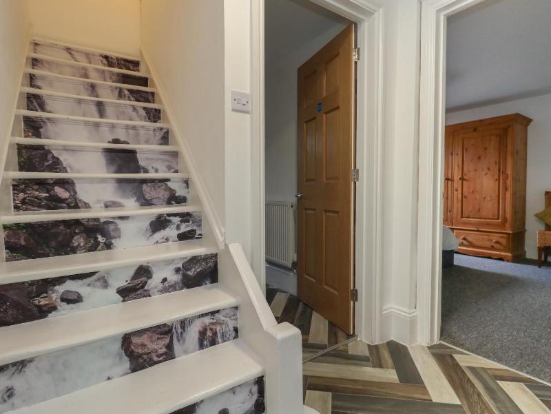 Flat 1 - Sandbanks - image 4