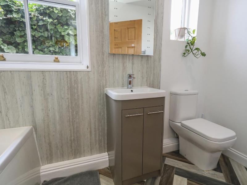 Flat 1 - Sandbanks - image 5