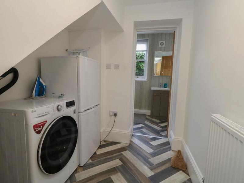 Flat 1 - Sandbanks - image 15