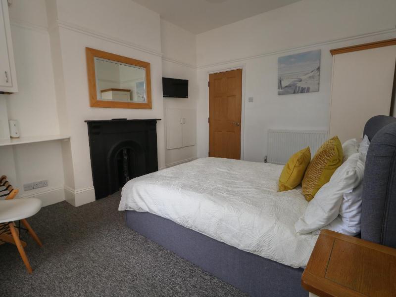 Flat 2 - Studland - image 15