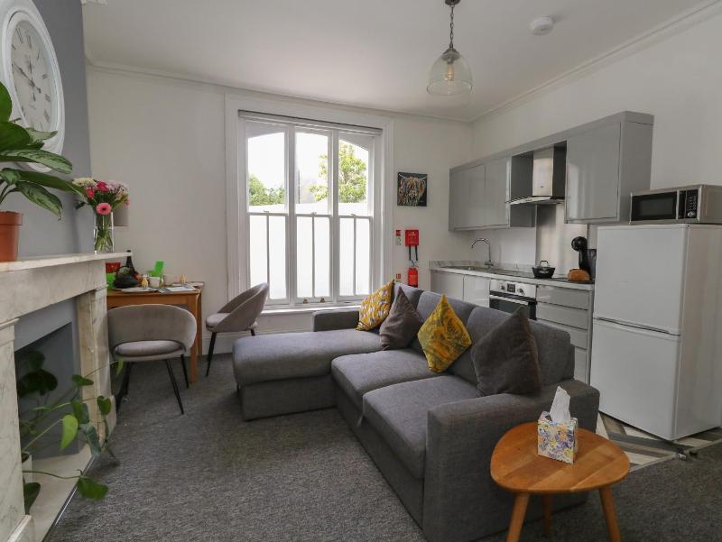 Flat 2 - Studland - image 9
