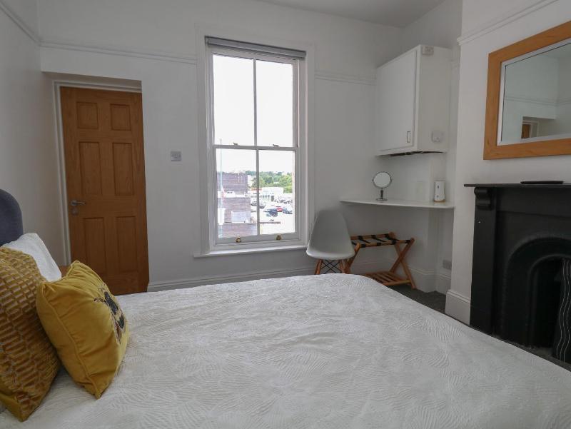 Flat 2 - Studland - image 12