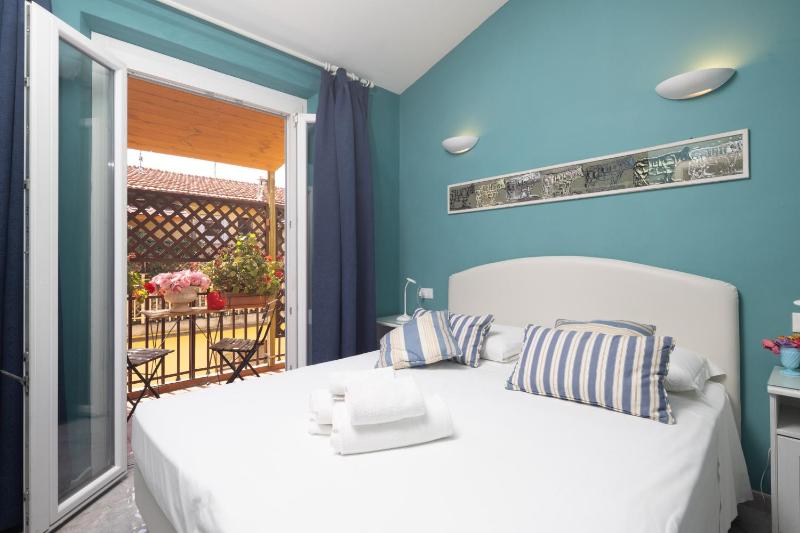 Double Room with Balcony image 1