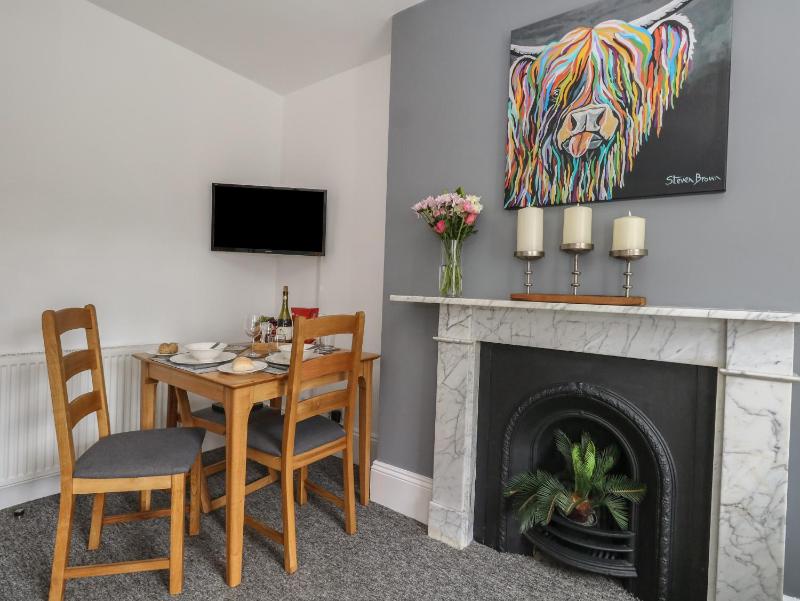 Flat 4 - Hengistbury - image 5