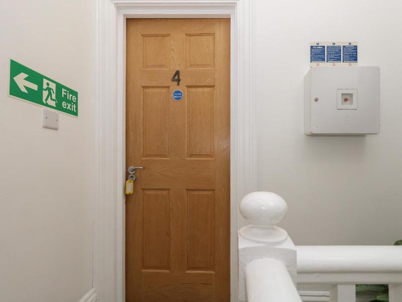 Flat 4 - Hengistbury - image 17