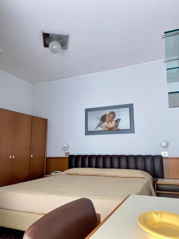 Suite with Sea View image 1