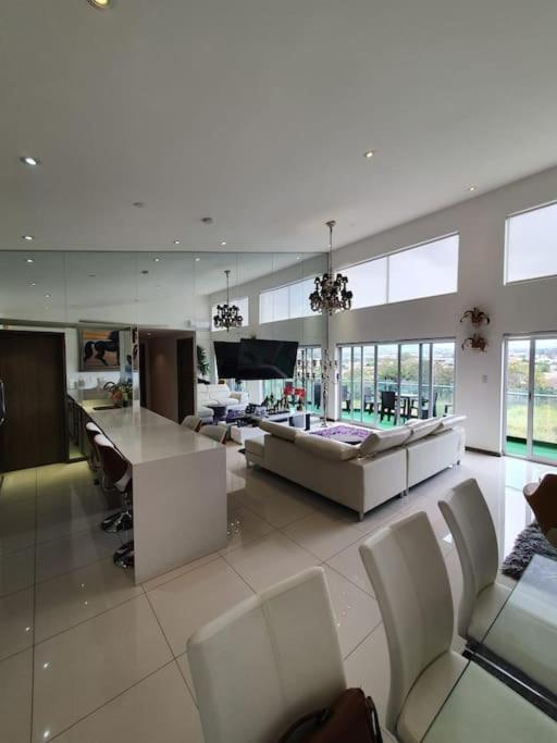 Penthouse with Amazing View - Luxury Condo - image 1