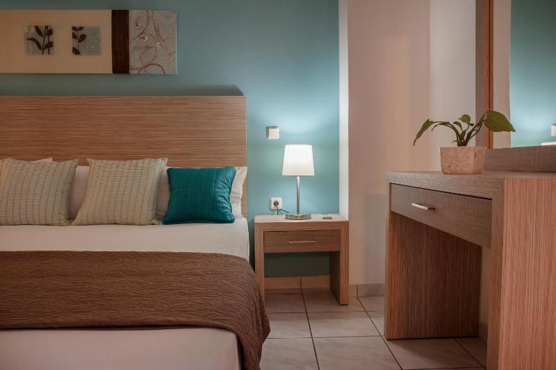 One-Bedroom Apartment (4-5 Adults) image 2