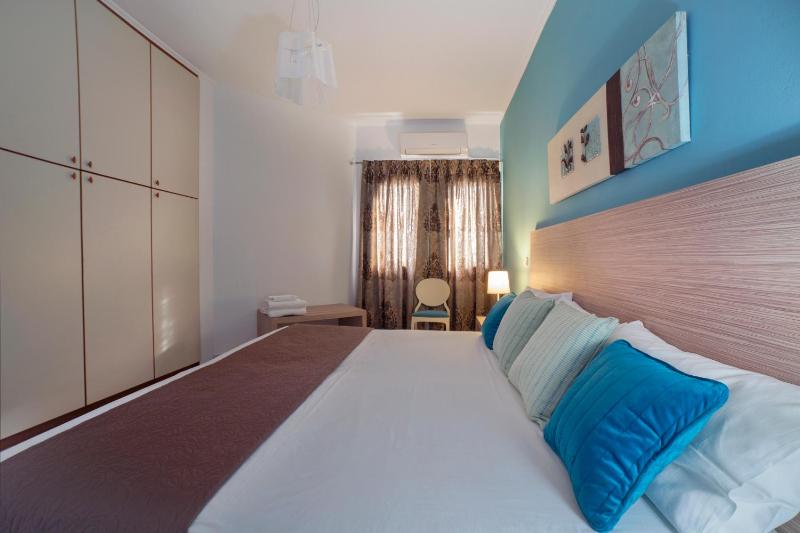One-Bedroom Apartment (4-5 Adults) image 3