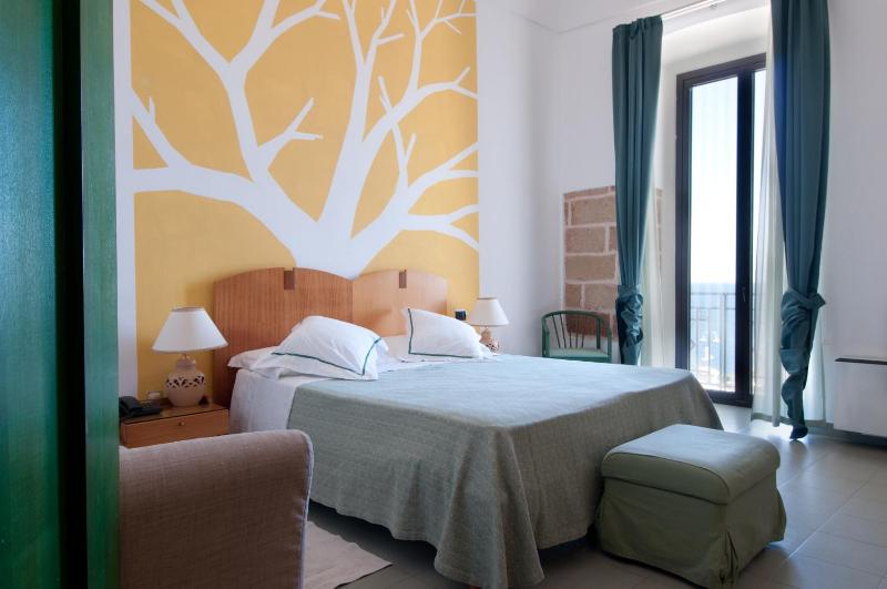Double Room with Sea View image 3