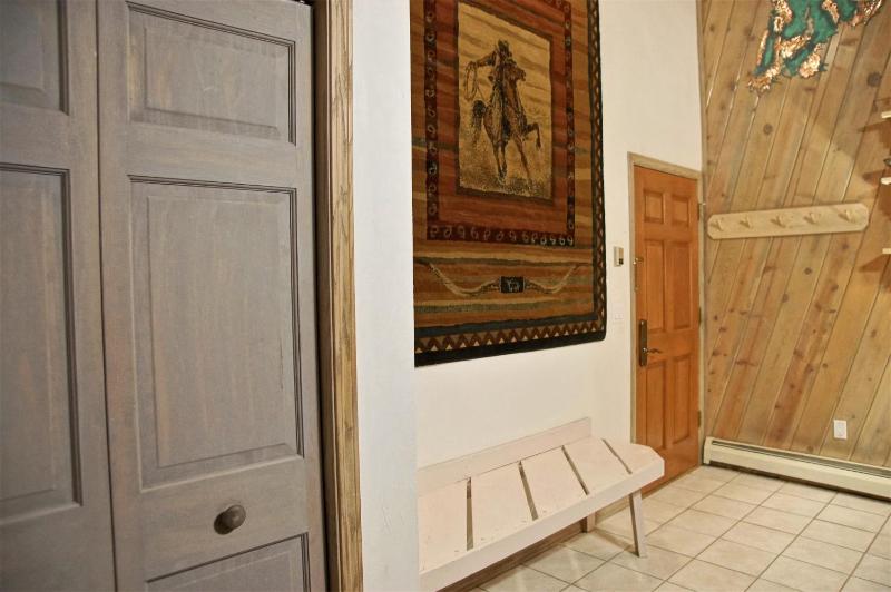Outdoor Pool and Hot Tub Air Conditioned 135 Steps From Ski Access - image 50