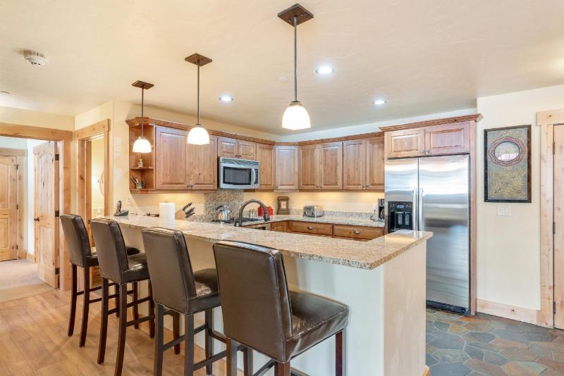 Outdoor Pools and Hot Tubs Air Conditioning Washer & Dryer In Unit Ski Mountain Views - image 5