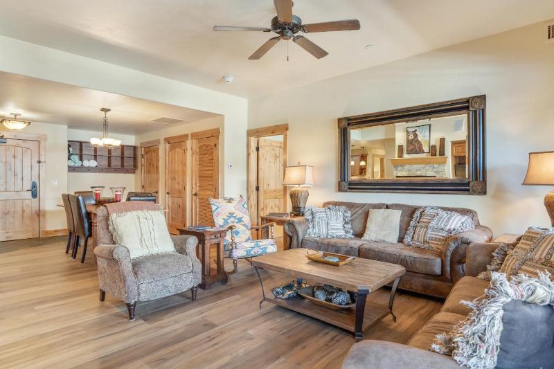 Outdoor Pools and Hot Tubs Air Conditioning Washer & Dryer In Unit Ski Mountain Views - image 22