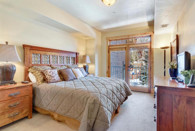 Outdoor Pools and Hot Tubs Air Conditioning Washer & Dryer In Unit Ski Mountain Views - image 38