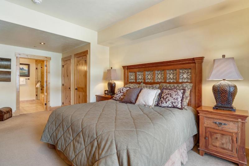 Outdoor Pools and Hot Tubs Air Conditioning Washer & Dryer In Unit Ski Mountain Views - image 17