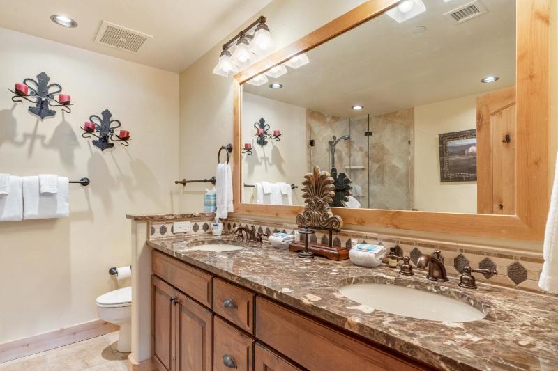 Outdoor Pools and Hot Tubs Air Conditioning Washer & Dryer In Unit Ski Mountain Views - image 30